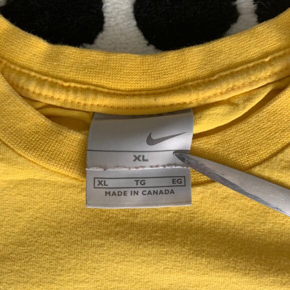 Vintage Nike Swoosh Graphic Print T-Shirt - Picture 5 of 9